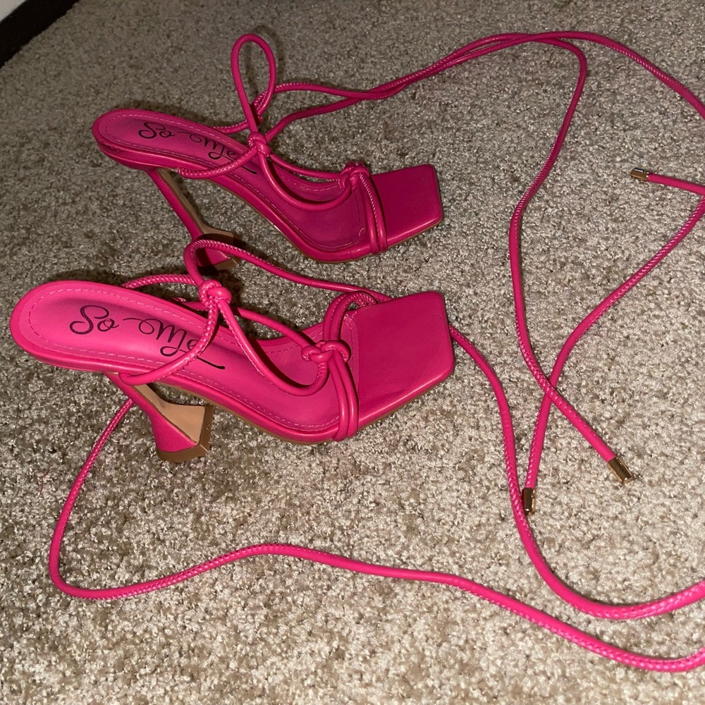 Pink heels - Picture 2 of 5